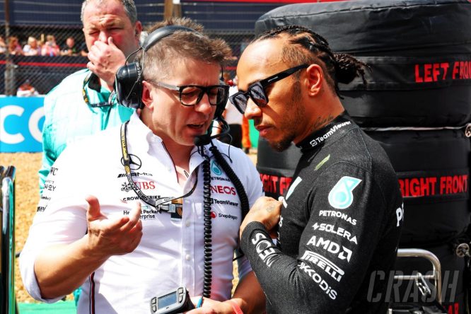 Hamilton reveals &#039;Bono&#039; is “stuck” with him as part of new Mercedes F1 deal