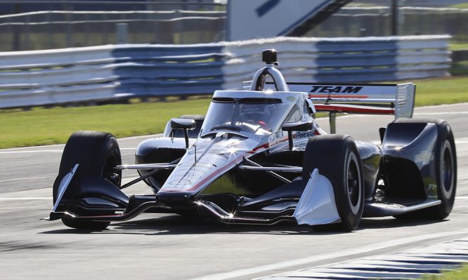 How do IndyCar&#039;s 2024 hybrids perform differently to the current cars?