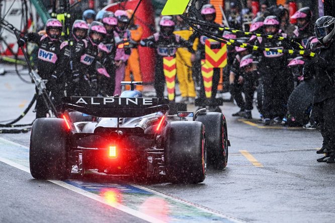 Ocon: Pirelli F1 wet “not the right tyre at any moment”