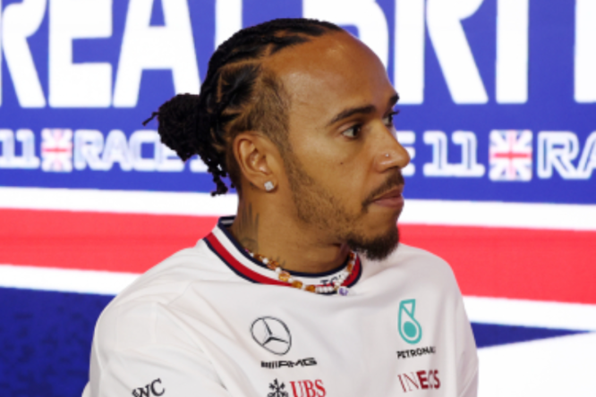 Hamilton fears F1 rivals have advantage but still expects CLOSE race
