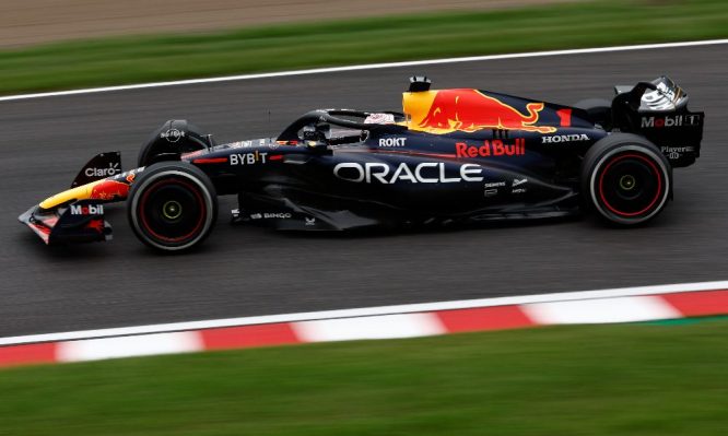 Verstappen back on pole in Japan, Piastri on the front row