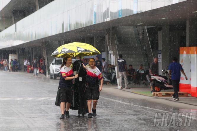 Downpour delays Indian MotoGP, wet session added &#8211; UPDATED