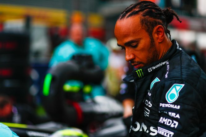 Hamilton FRUSTRATED after big changes to his Mercedes at Singapore GP
