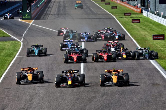 Verstappen ‘lucky’ to retain Japanese GP lead at the start