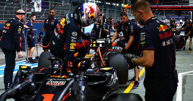 Verstappen avoids grid drop in Singapore stewards impeding verdicts