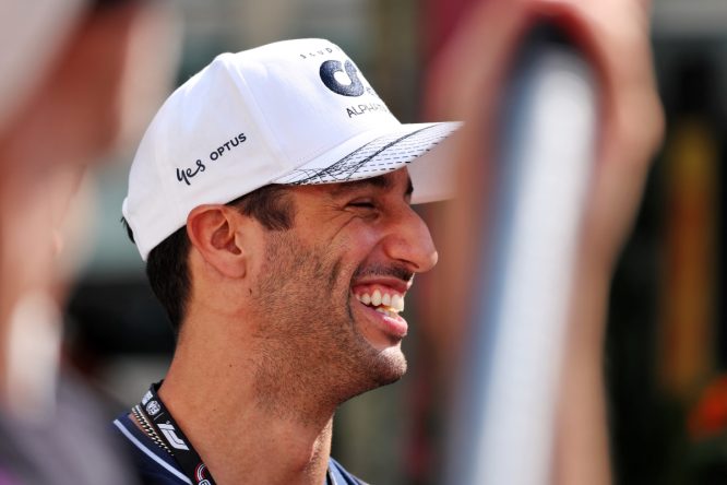 Ricciardo prepping simulator run ‘next week’ to determine F1 return