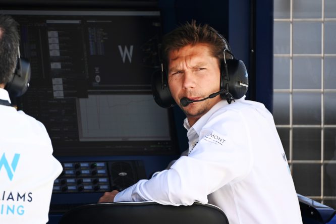 Vowles warns of &#8216;DIFFICULT&#8217; two weeks for Williams