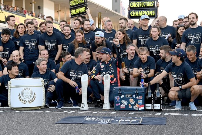 Horner: Red Bull must try to keep &quot;riding the wave&quot; of 2023 F1 success