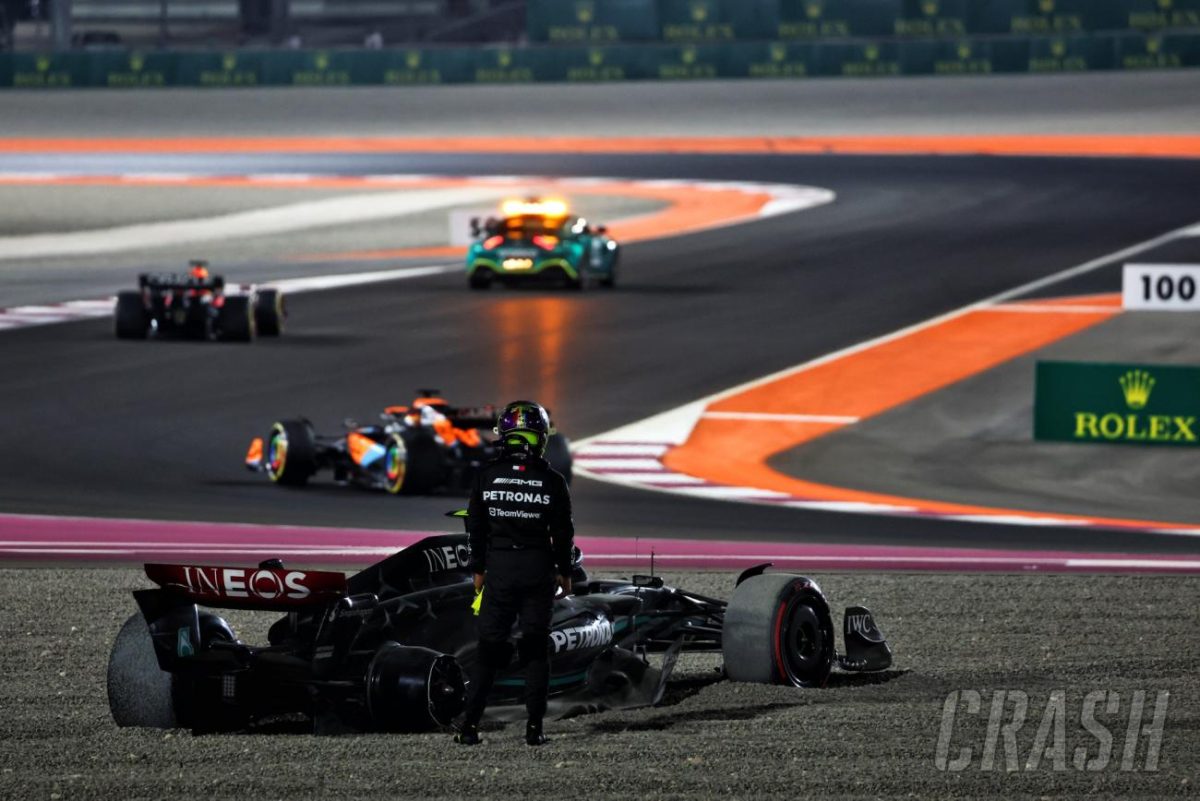 “Concerned” FIA reinvestigate Lewis Hamilton crossing a live track in Qatar