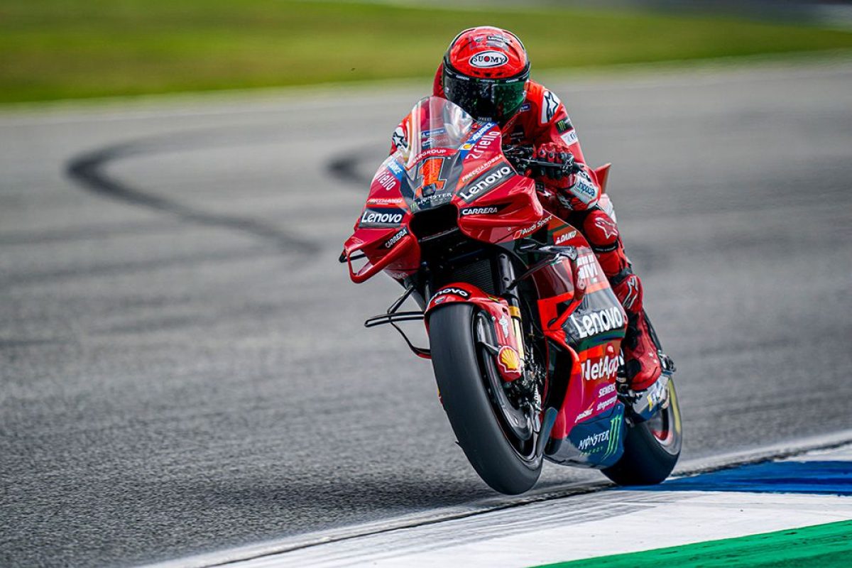 The Fierce Frustration: Bagnaia&#8217;s Aggravation with Ducati Rivals&#8217; Costly and Ineffective Clash