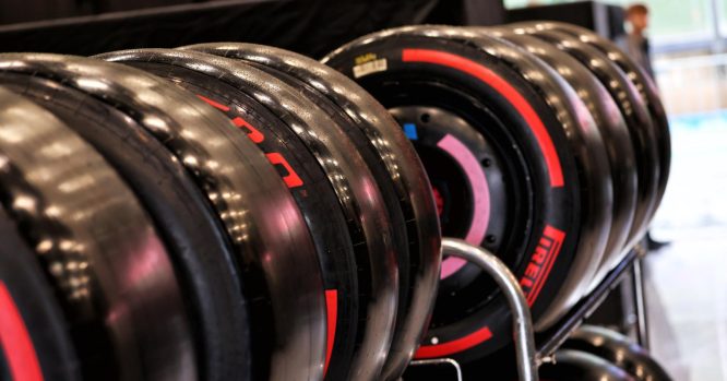 F1 set for talks over key tyre change