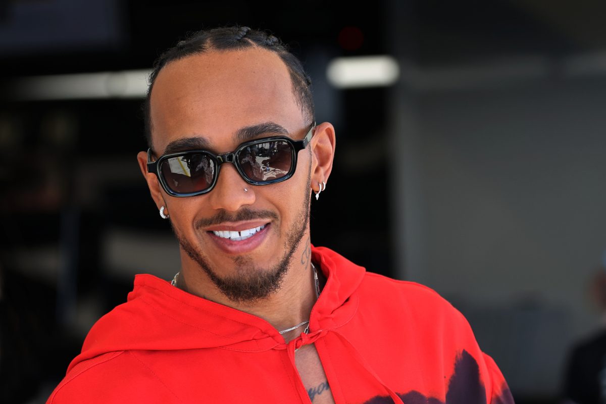 Formula One Champion Lewis Hamilton Engages in Inspiring Conversation with Basketball Icon Michael Jordan, Unveils Spectacular Attire
