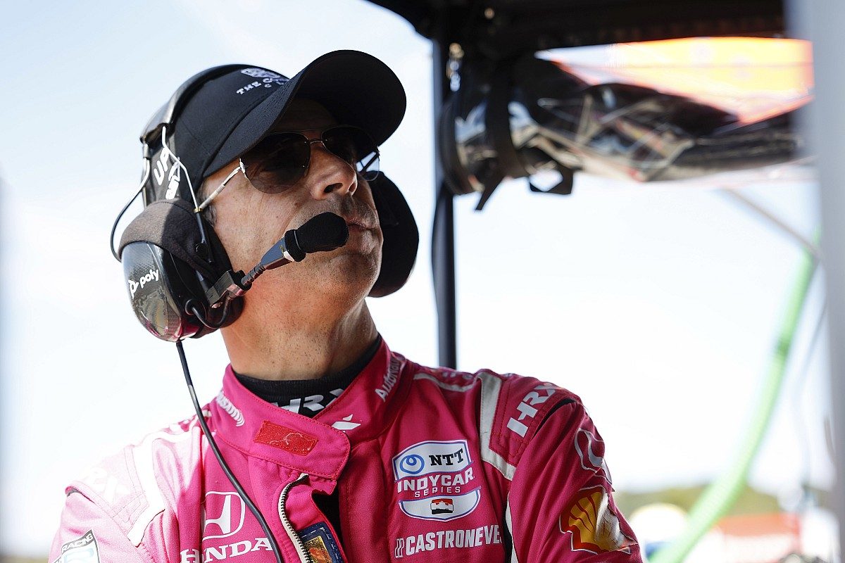 Castroneves on adapting to coaching role: &quot;I still feel I should be driving&quot;