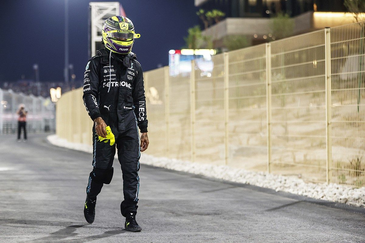 Hamilton fined and reprimanded for crossing live F1 Qatar GP track
