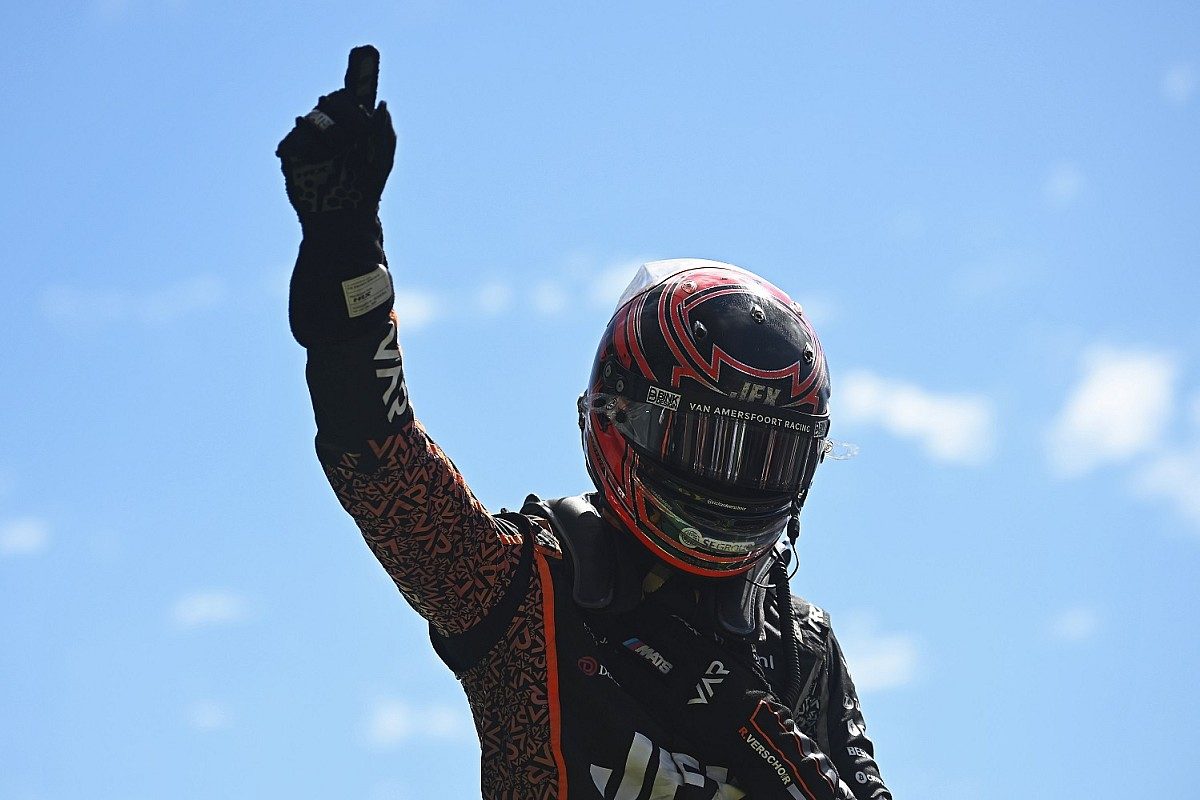 Verschoor Dominates F3 Macau GP Entry, Eyeing Second Glorious Triumph