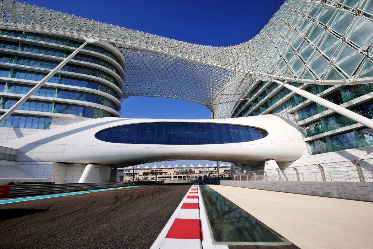 Revolutionizing Motorsport: Yas Marina Poised to Host Groundbreaking Autonomous Super Formula Race in 2024