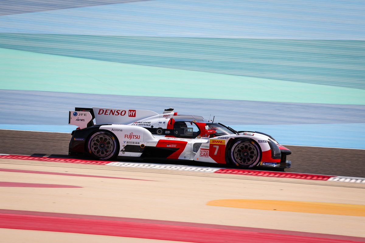 Kobayashi dominates second free practice session, setting the pace in Bahrain