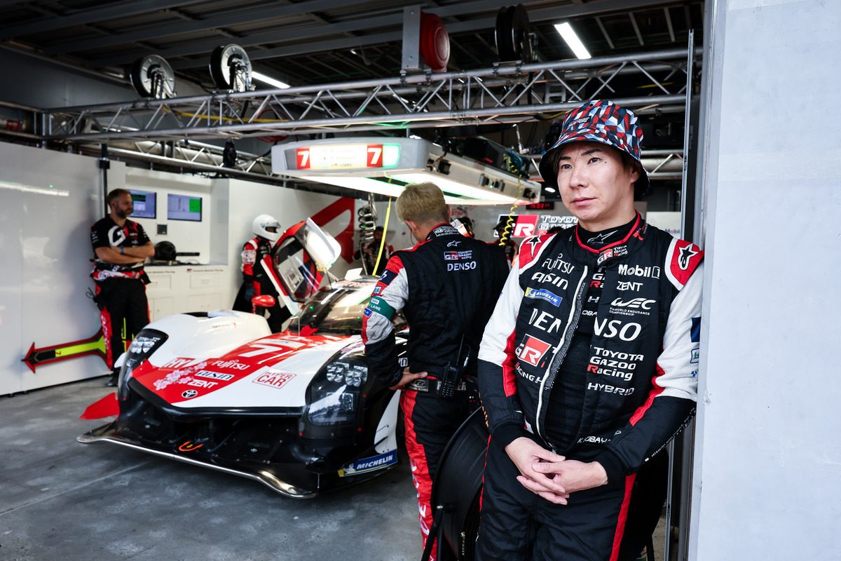 Kobayashi quickest after weather-affected opening free practice in Bahrain