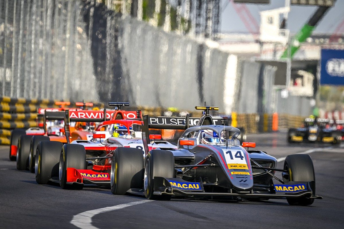 F3 prodigy Dunne&#8217;s Macau accident overshadows impressive speed and potential