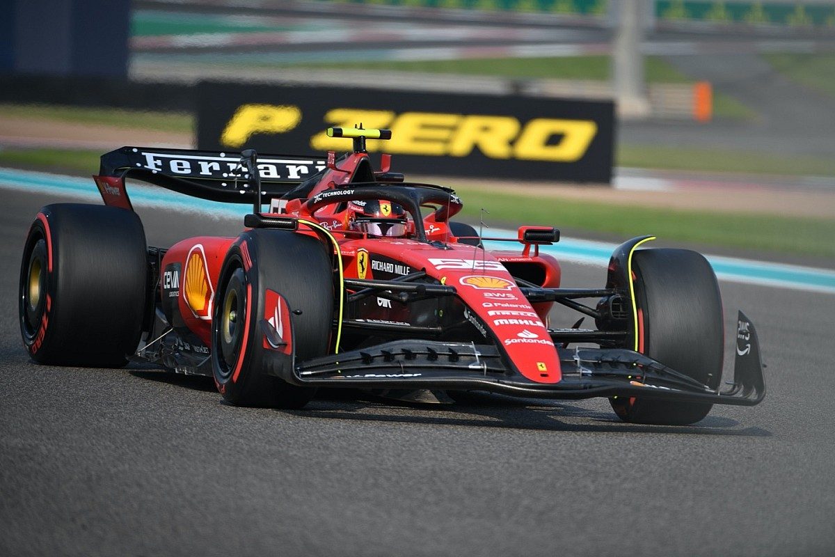 Sizzling Speed Duel: Ricciardo Calls out Sainz as F1&#8217;s Culprit of Impeding