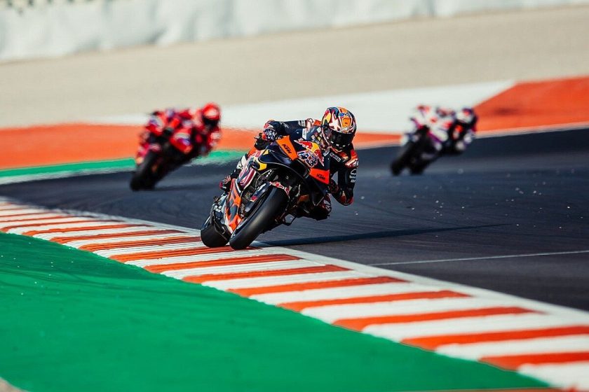 Costly Cigarette Break: How Miller&#8217;s Pre-Crash Smoking Sealed His Fate at the Valencia MotoGP