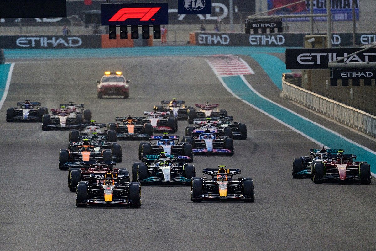Max Verstappen Secures Pole Position Amidst Hamilton and Sainz&#8217;s Q3 Absence in Epic F1 Abu Dhabi Grand Prix Qualifying