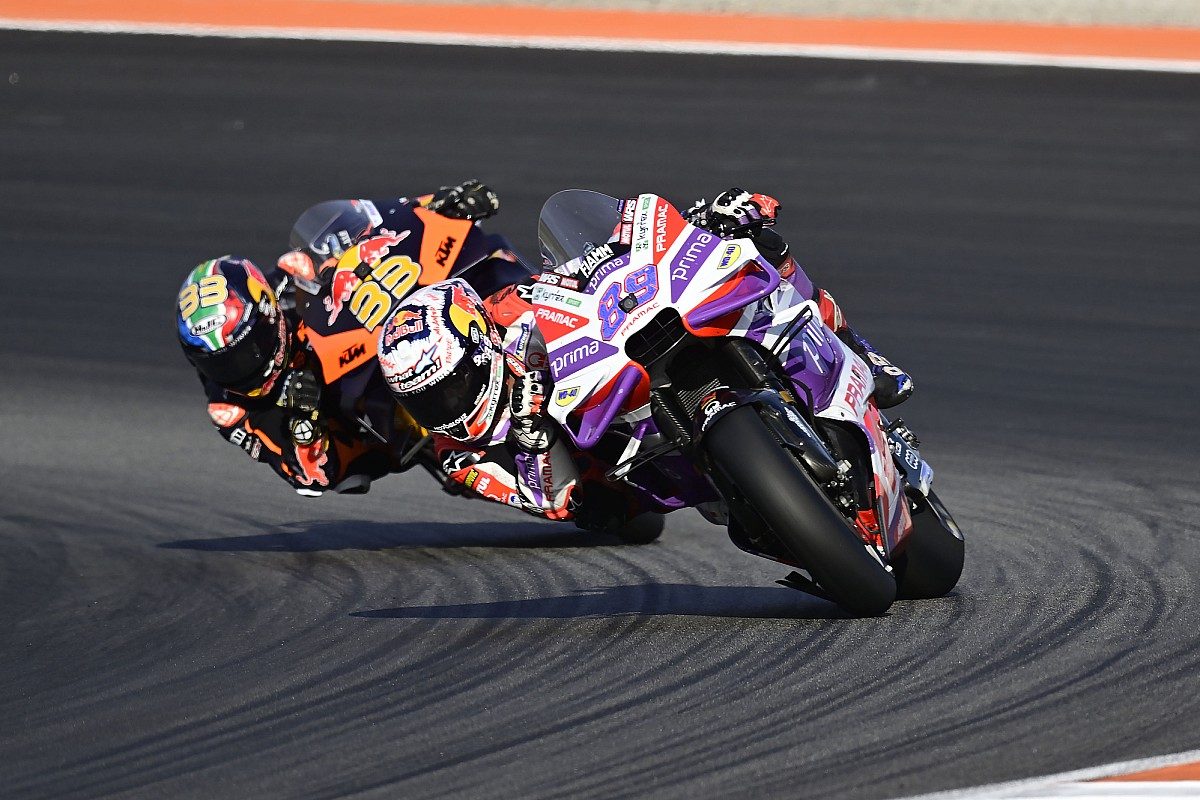 Unstoppable Martin triumphs with courageous display in thrilling Valencia MotoGP dash