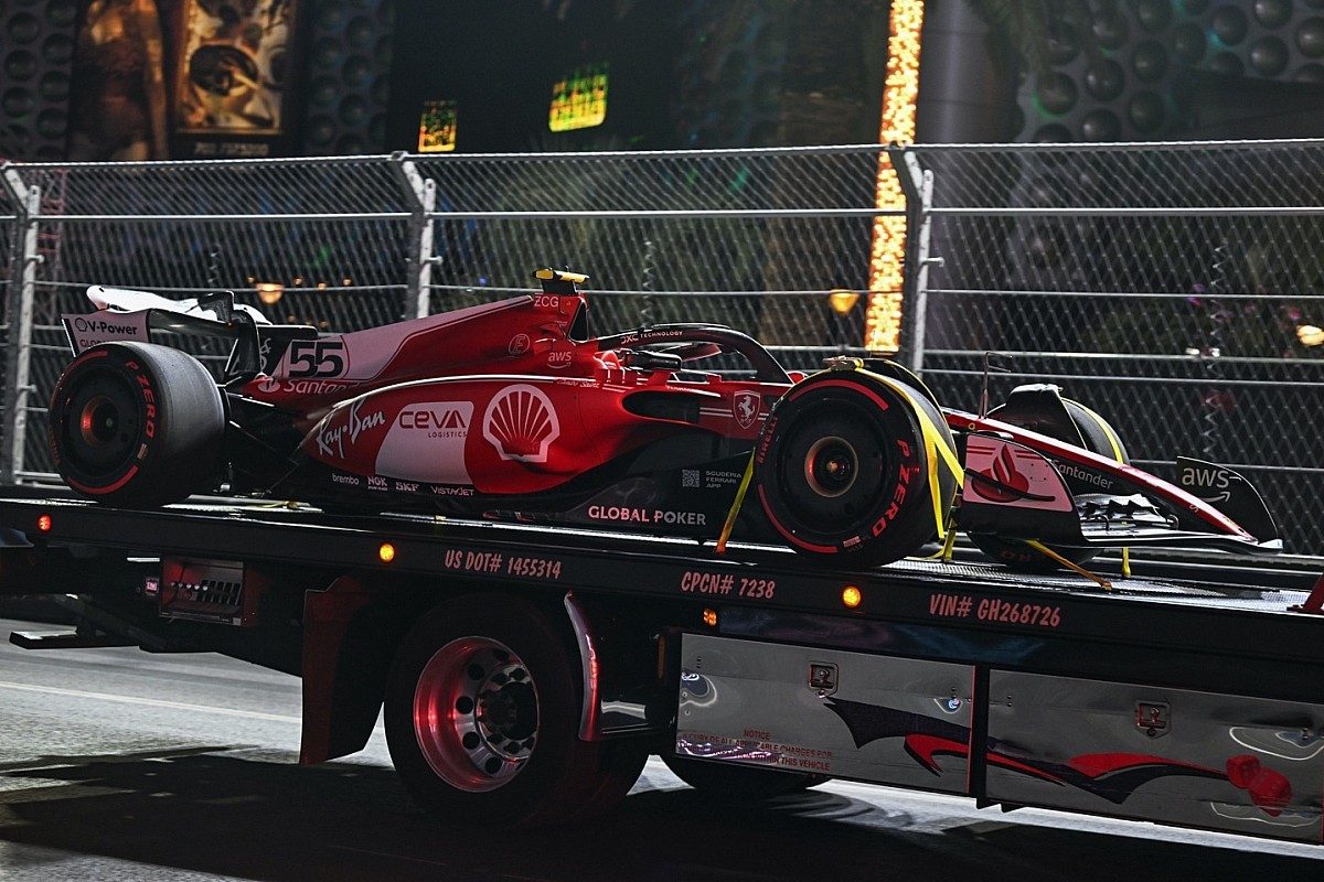 Sainz&#8217;s Incredible Recovery: Overcoming a Damaged Seat in the Vegas GP F1 Practice Incident