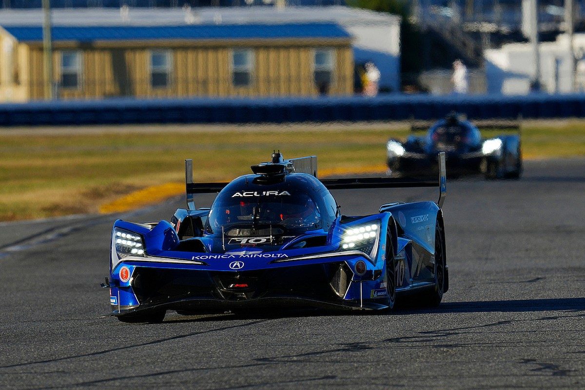 WTR Andretti Speeds Ahead: Dominating the Daytona Test with Exceptional Team Chemistry