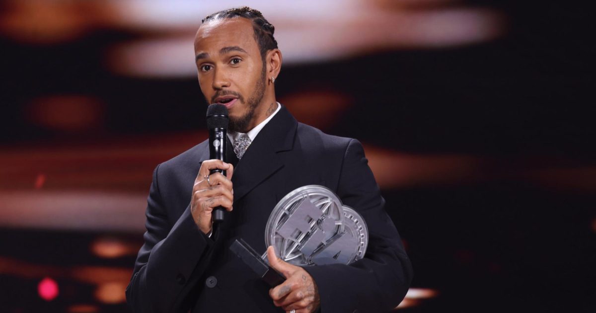A Gesture of Generosity: Lewis Hamilton&#8217;s Heartfelt Act of Giving at FIA Prize Ceremony