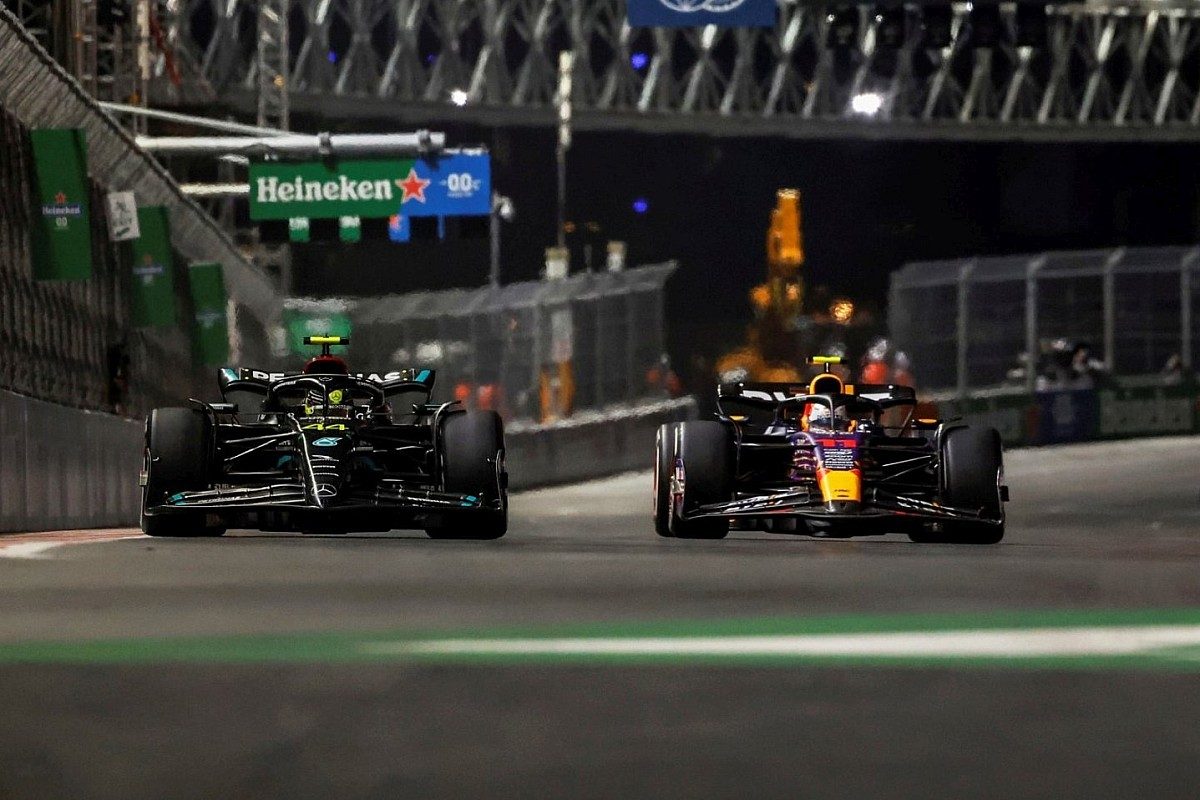 Wolff: Mercedes must not &quot;give up&quot; on recovery before F1 2026 rules reset
