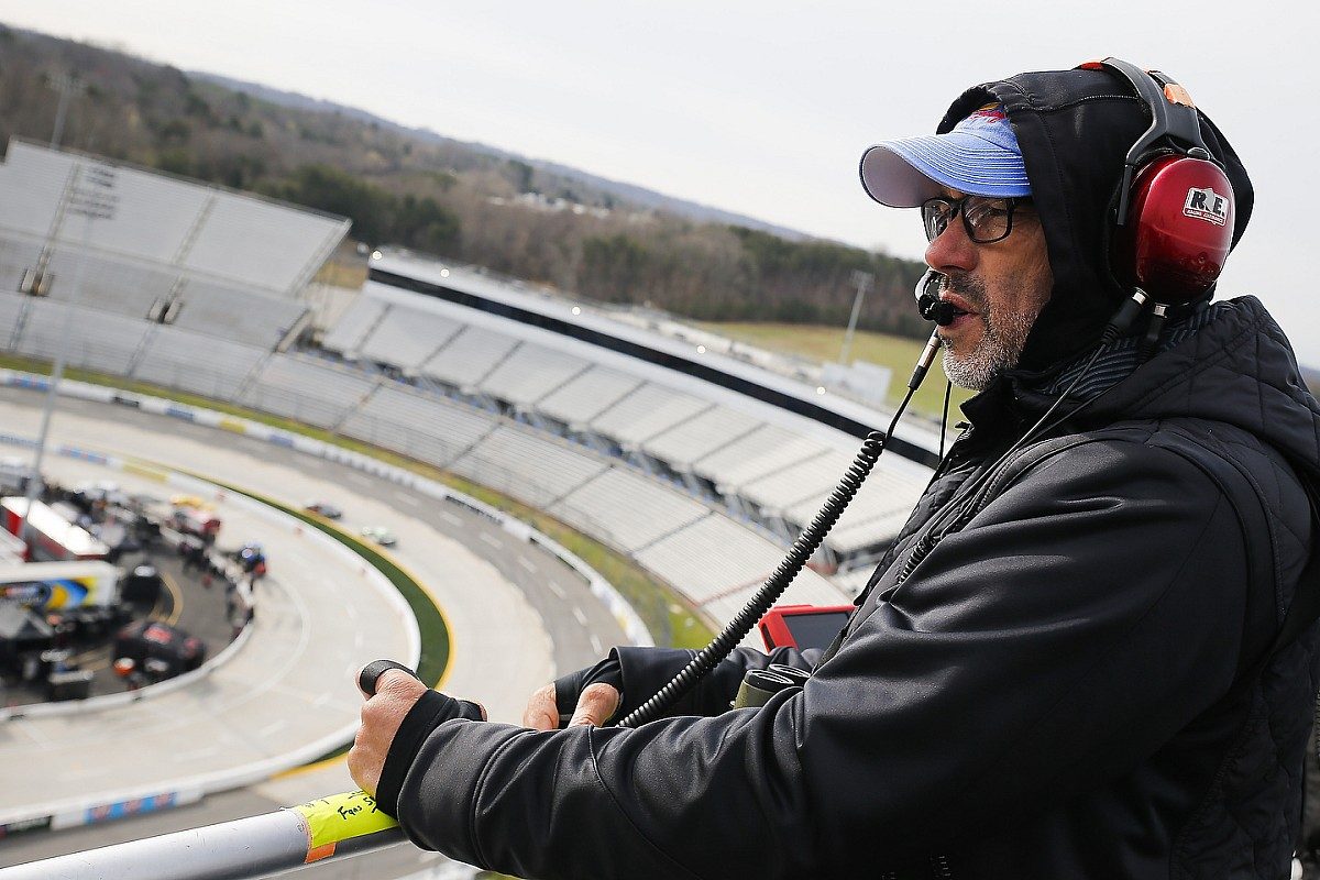 The Future of NASCAR: Blaney and Elliott Prepare for New Spotters in 2024