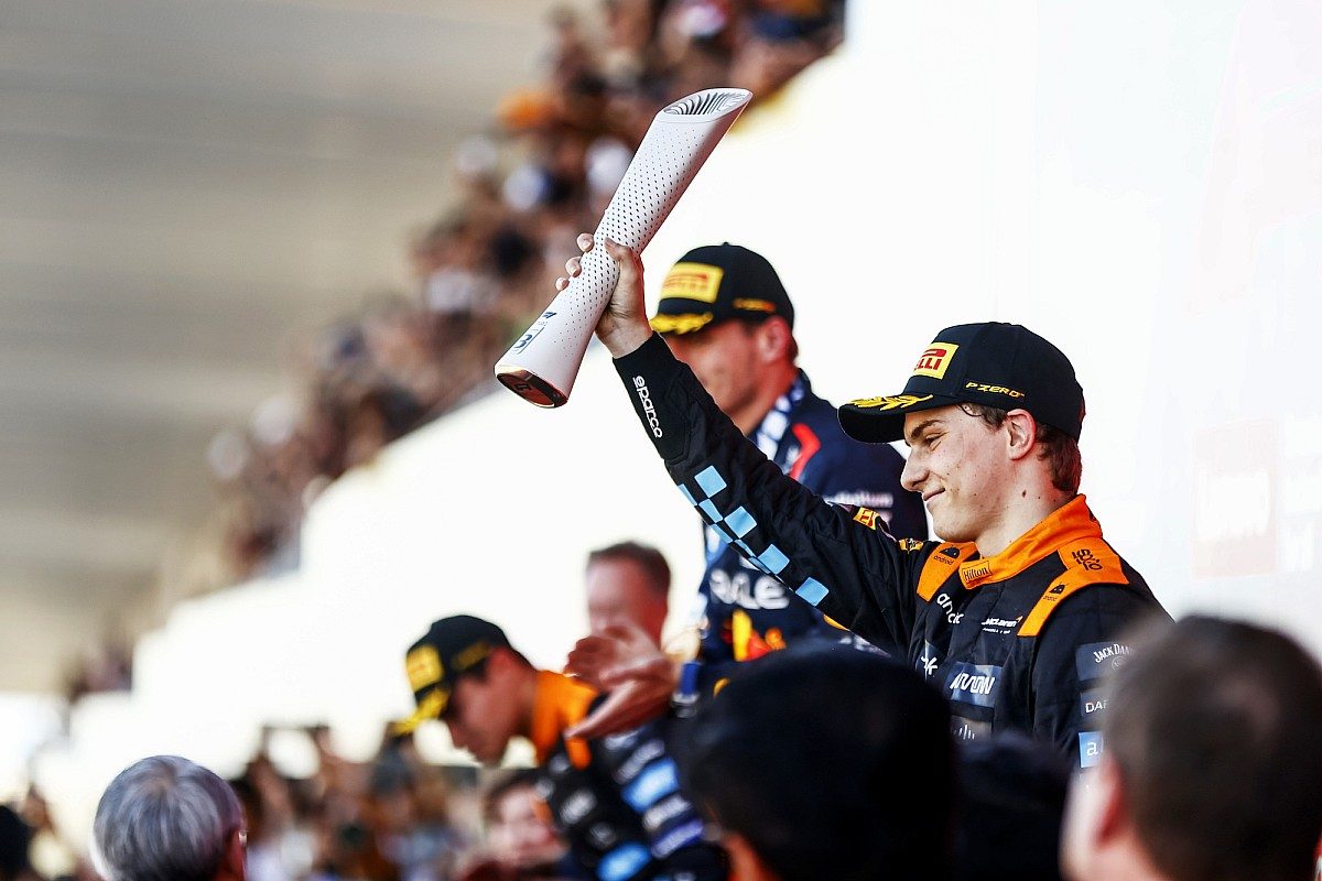Formula 1 Breakthrough: McLaren&#8217;s Rave Review of Piastri&#8217;s Remarkable Japanese Podium Triumph in 2023