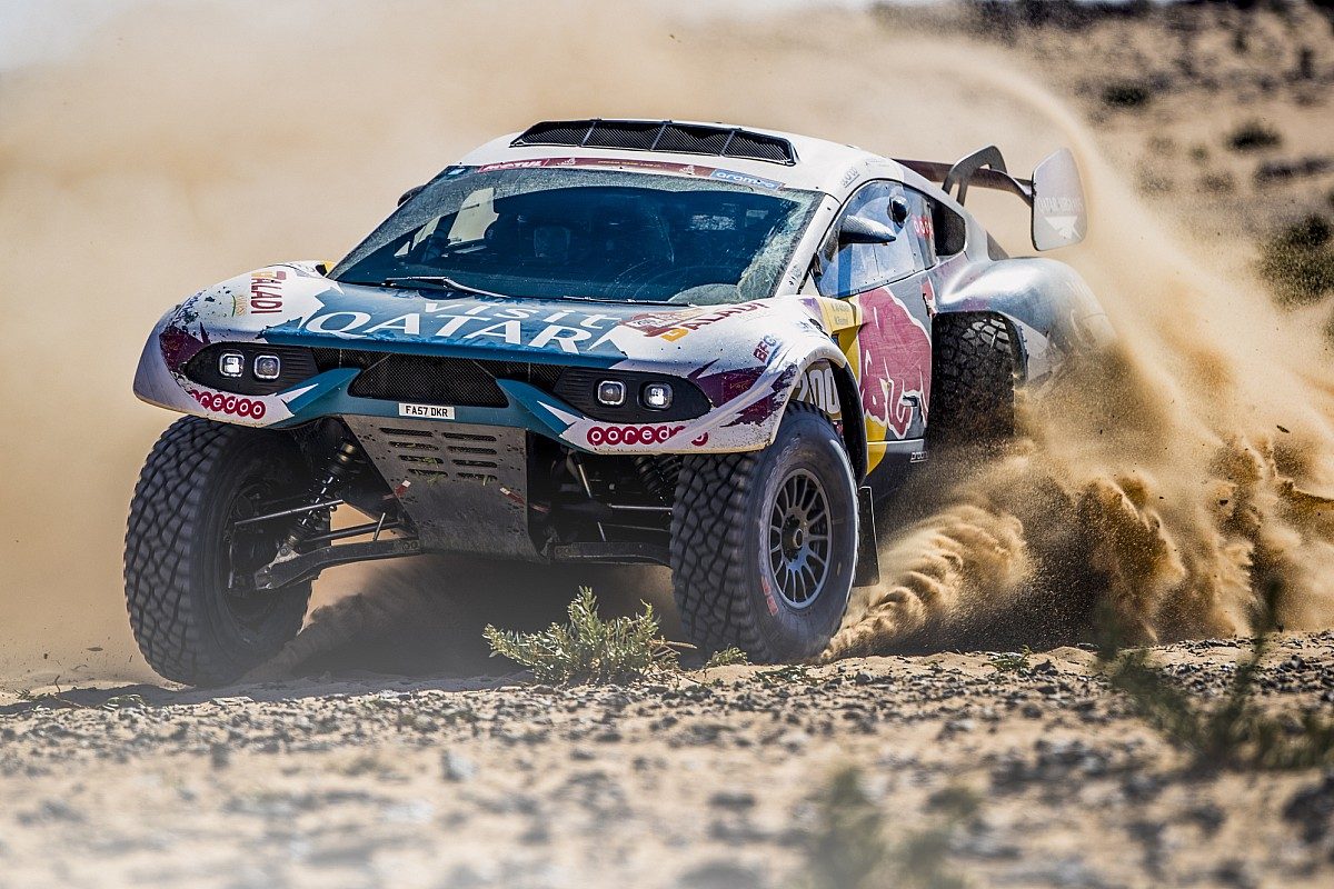 Al-Attiyah will &quot;do everything&quot; to help Loeb beat Audi to Dakar win