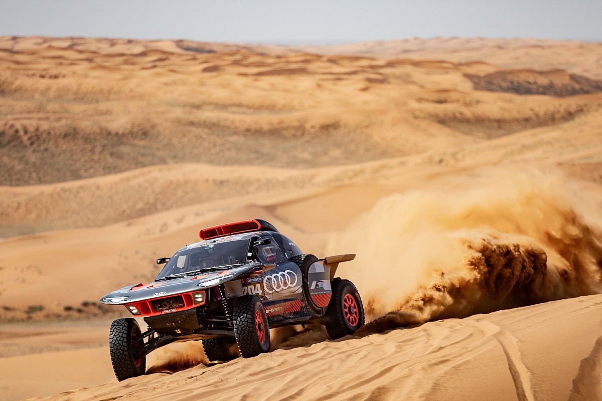 Prodrive: Dakar is Sainz&#8217;s to lose as he remains cautious of Loeb threat