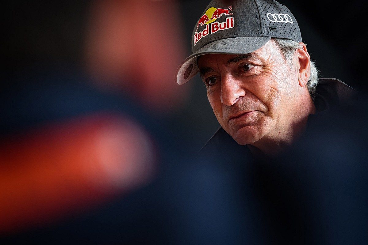 Carlos Sainz confidently addresses Al-Attiyah&#8217;s Audi Dakar Rally criticism