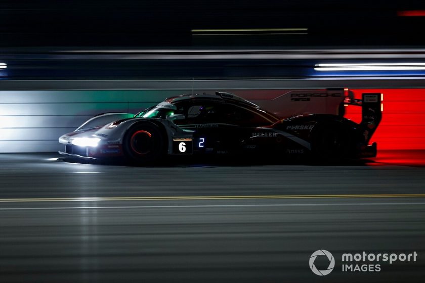 Intense Daytona 24h Battle: Porsche Takes the Lead while BMWs Face Unexpected Challenges