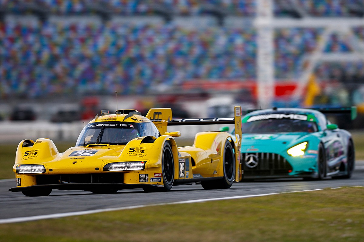 Record-Breaking Speeds and Precision: Porsche Dominates GTP and GTD at Daytona 24h Roar