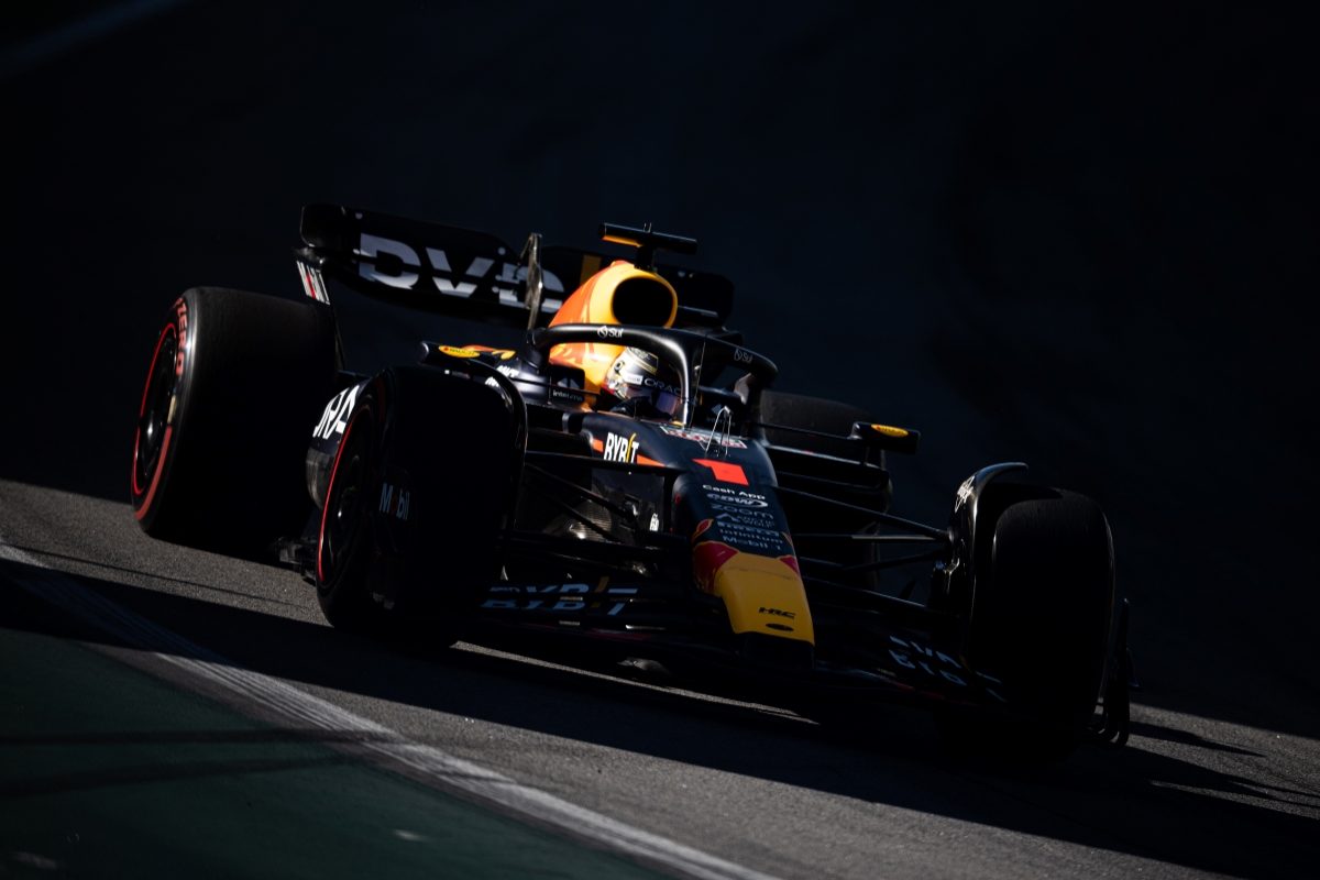 The Secrets Behind Verstappen&#8217;s Extraordinary F1 Driving Style: Insights from Albon