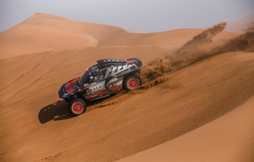 Peterhansel dominates Dakar with record-tying stage victory
