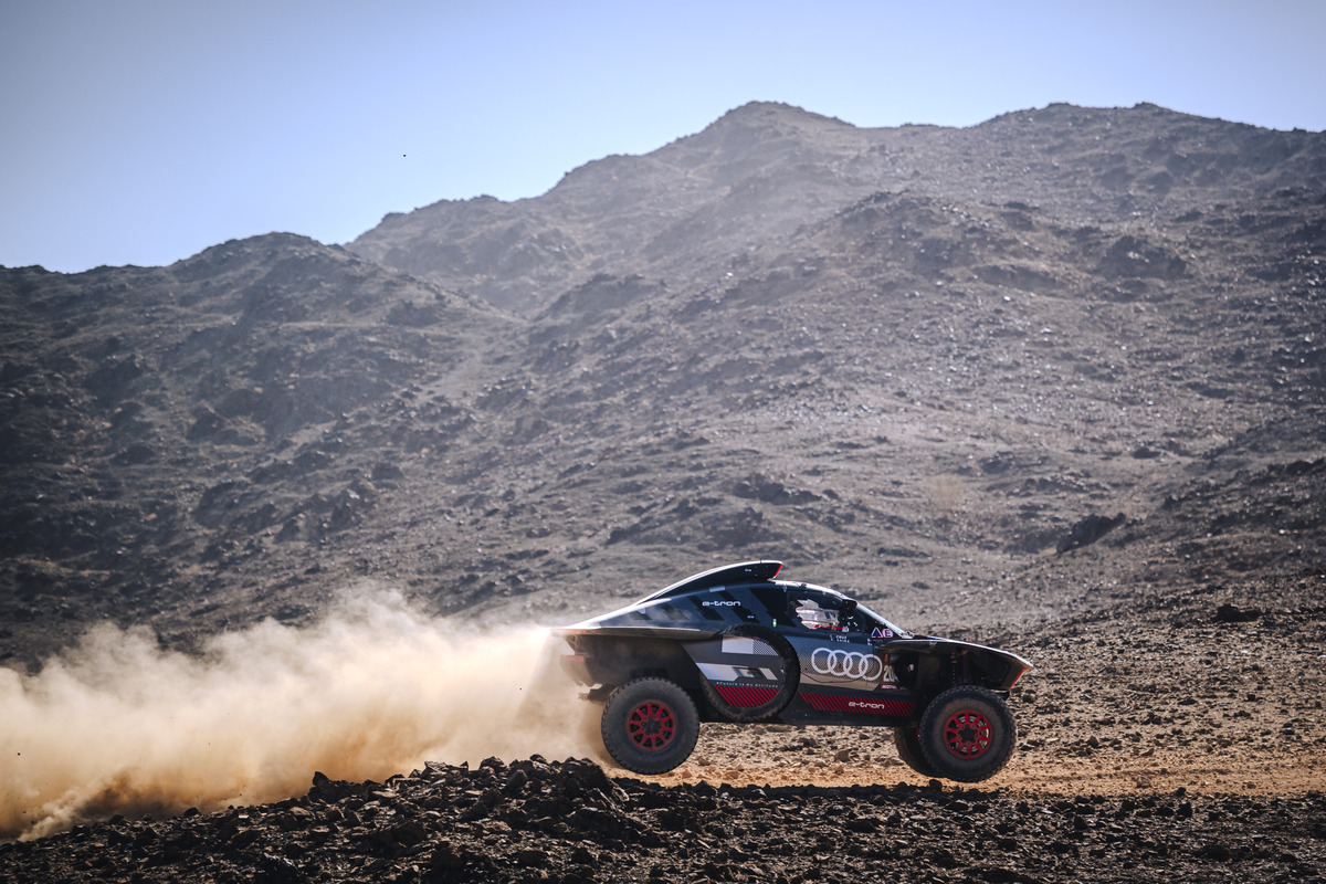 Carlos Sainz wins Dakar 2024