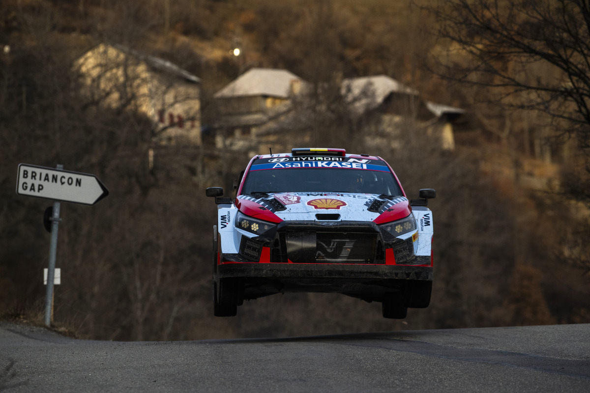 Neuville Storms Ahead: Dominating Rallye Monte-Carlo with Saturday&#8217;s Sensational Performance