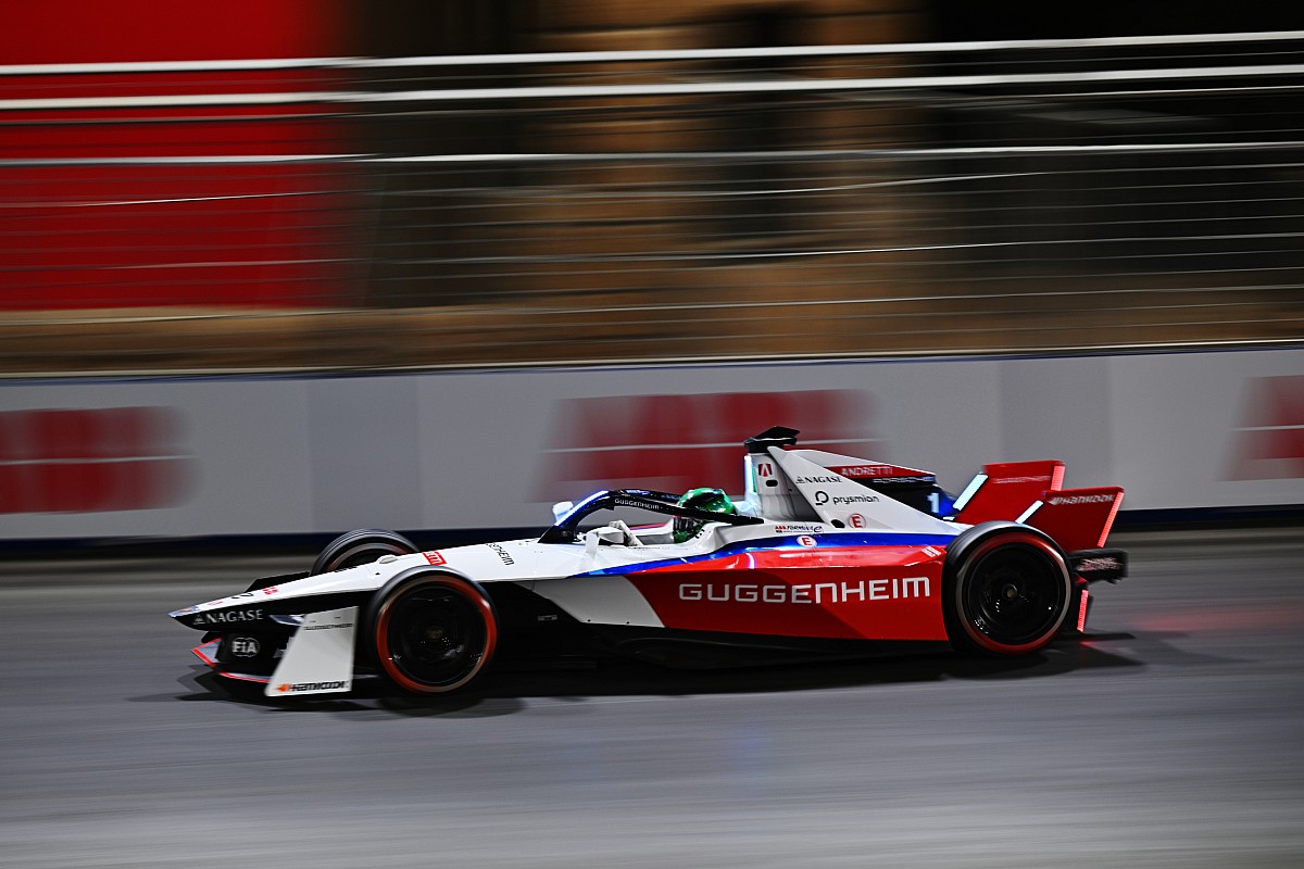 Dennis Dominates the Diriyah E-Prix, Stuns Rivals with Remarkable Victory Over Vergne