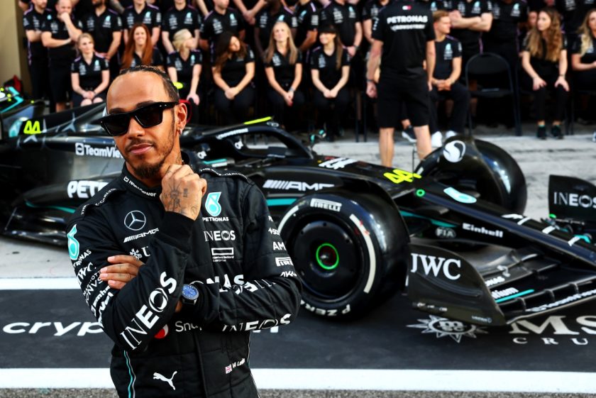 Decoding the Shift: Button’s Intriguing Take on the Mercedes Atmosphere in the Wake of Hamilton’s F1 Exit