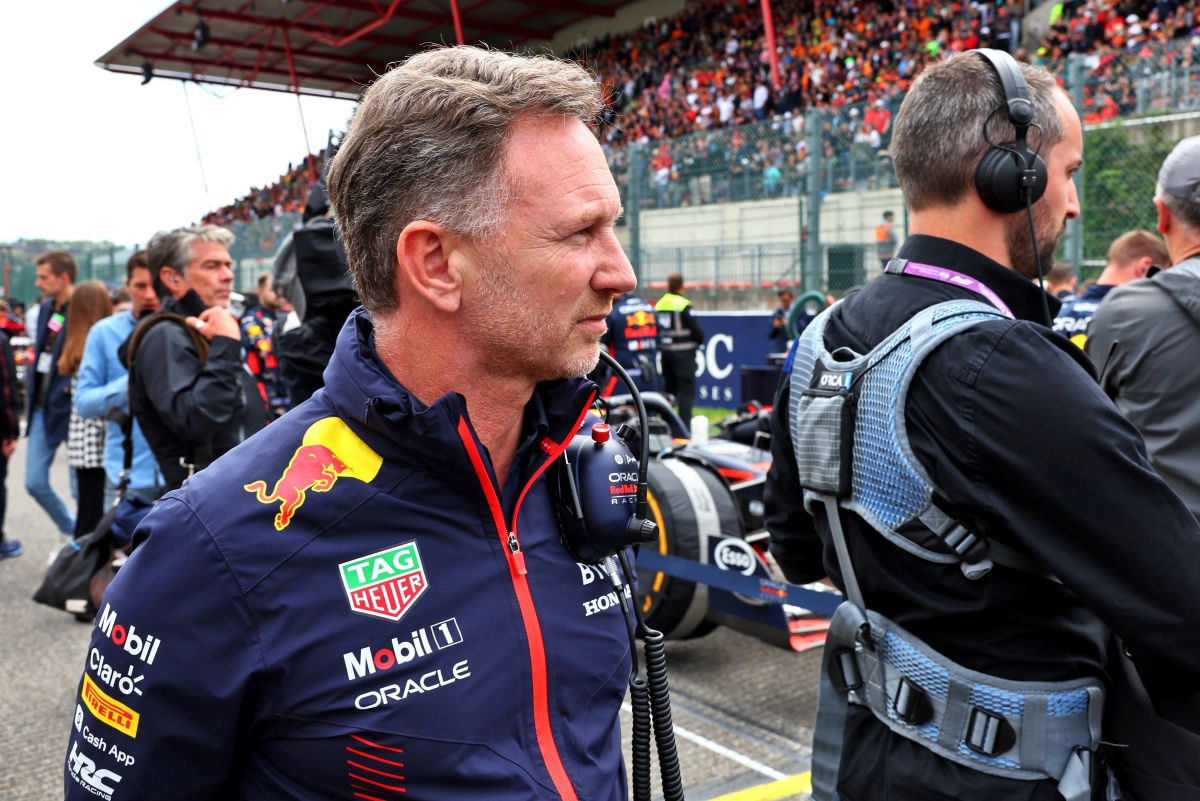 Red Bull F1 Team Stands Strong in the Face of Adversity: A Display of Unity Amid Investigation