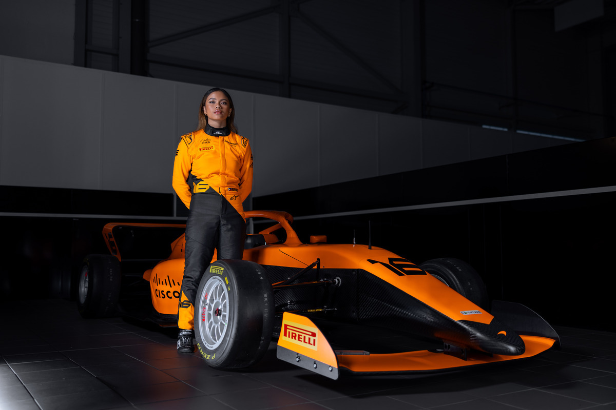 Unveiling McLaren&#8217;s Spectacular F1 Academy Livery by Bustamante
