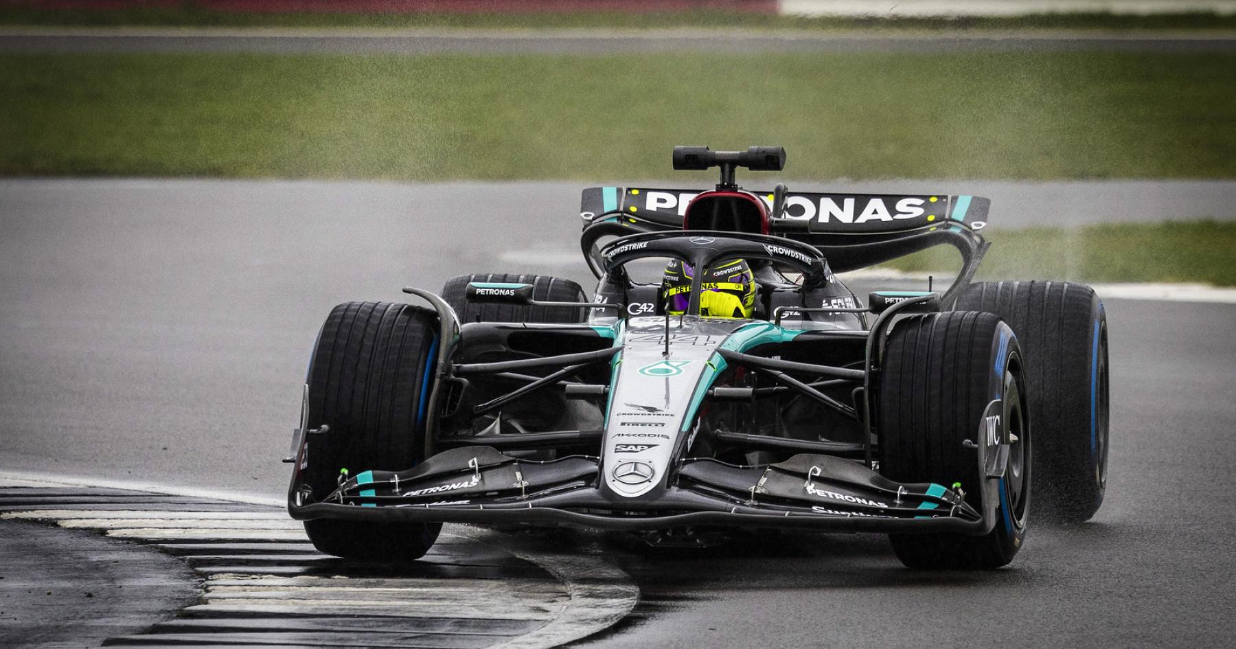 Mercedes stun ex-F1 driver with “very bold moves”