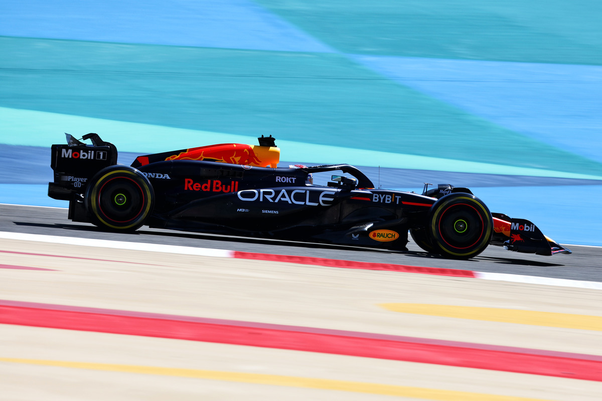 The Thrilling Triumph: Verstappen Dominates F1 Bahrain Test&#8217;s Opening Morning