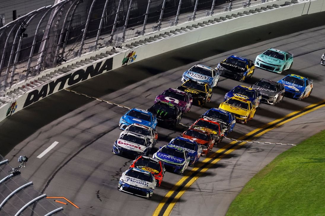 Revving up for the Revived Thrill: Excitement Steers the Daytona 500 Starting Grid after Rain Delay