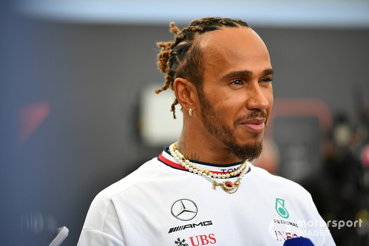Revolution on the Racetrack: Lewis Hamilton&#8217;s Epic Move to Ferrari Creates Waves of Excitement for F1 2025
